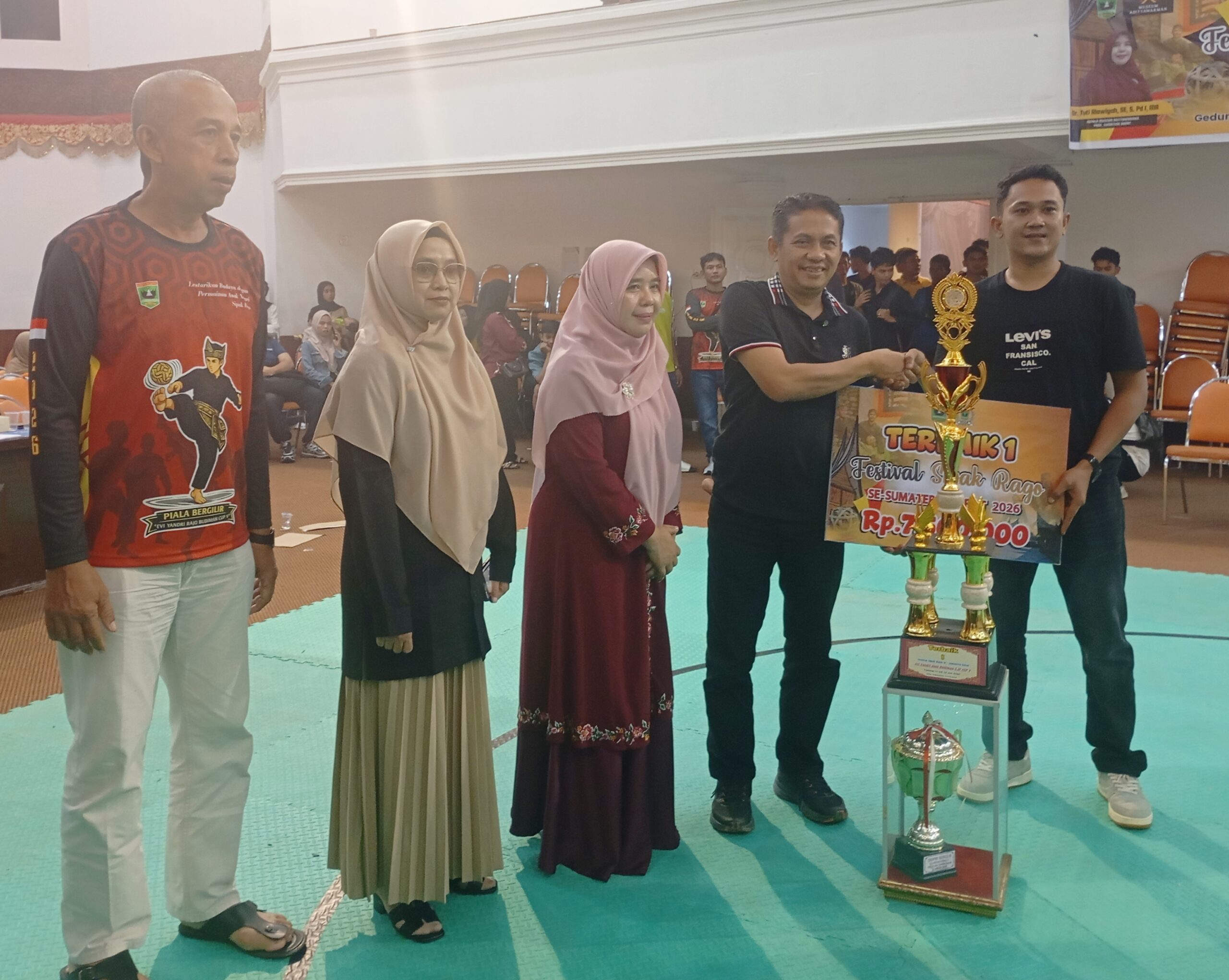 Ditutup Wakil Ketua DPRD Sumbar Evi Yandri Rj Budiman, Tim Sipak Rago Jiluju Terbaik Satu
