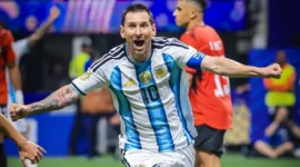 Kapten Timnas Argentina Lionel Messi merayakan gol ke gawang Mesir dengan emosional, pada laga babak 16 besar Piala Dunia 2026, Rabu dinihari WIB (8/7/2026). (Ist.)