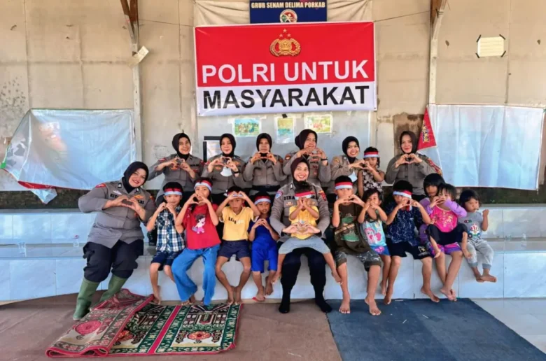 Polwan Polresta Padang Gelar Trauma Healing untuk Anak-Anak Korban Banjir di Surau Gadang