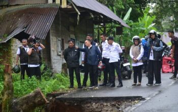 Banjir Longsor Padang Pariaman Telan Kerugian Rp6,5 Miliar, Pemkab Buka Jalan Darurat