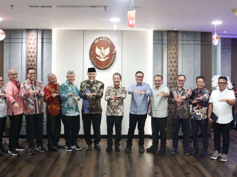 Menteri KKP Respons Positif Usulan Pemprov Sumbar Jadikan Mentawai Sebagai Menteri KKP Respons Positif Usulan Pemprov Sumbar Jadikan Mentawai Sebagai Kawasan Tambak Udang Terintegrasi