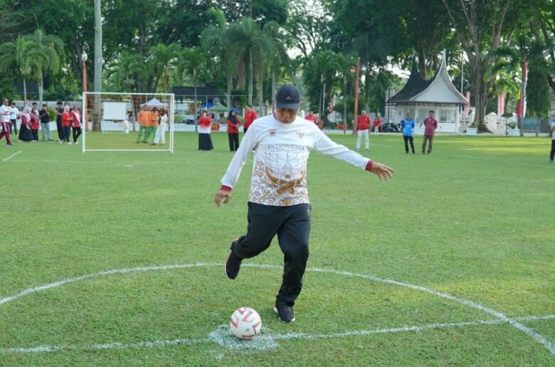 Gubernur Mahyeldi Ajak ASN Jadikan HUT RI Momentum Perkuat Pelayanan Gubernur Mahyeldi Ajak ASN Jadikan HUT RI Momentum Perkuat Pelayanan dan Karakter Kepemimpinan