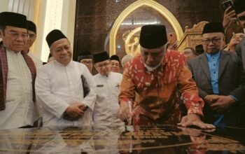 Gubernur Mahyeldi Resmikan Masjid Ahmad Karim SMKN 1 Bukittinggi