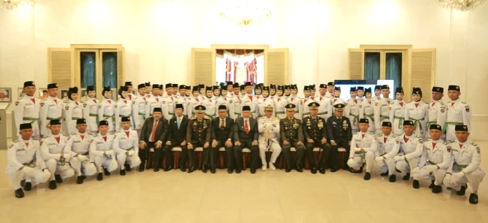 Gubernur Mahyeldi Resmi Kukuhkan 54 Anggota Paskibraka Sumbar Tahun 2026