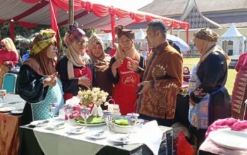 Lestarikan Tradisional Malamang, Erianto Melalui Dana Pokirnya gelar Padang Gastronomi Fest 2026  di Kuranji 