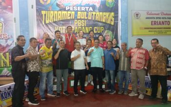 Turnamen Bulutangkis PBSI Kota Padang Cup Resmi Ditutup Ketua KONI Erianto 