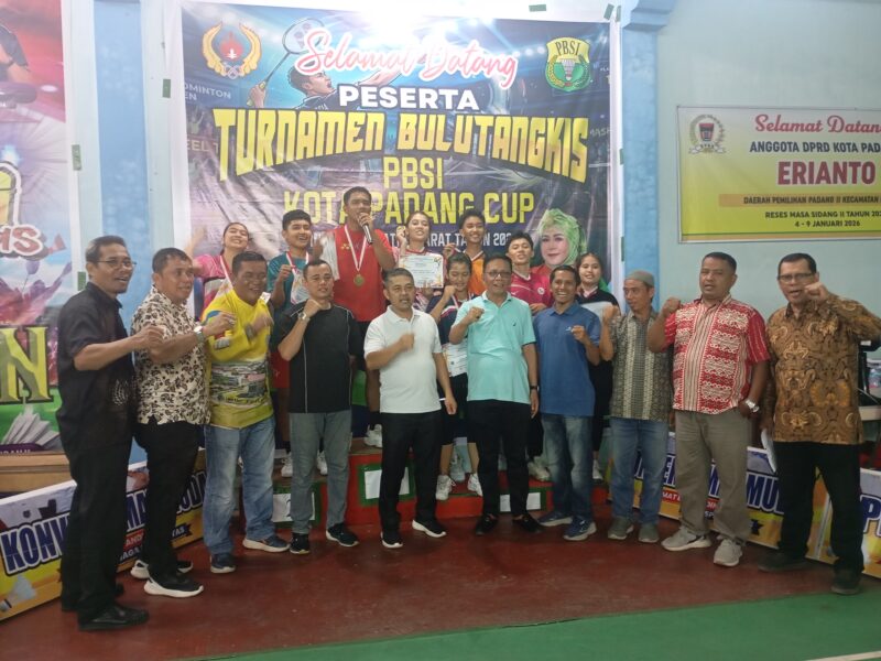 Turnamen Bulutangkis PBSI Kota Padang Cup Resmi Ditutup Ketua KONI Erianto 