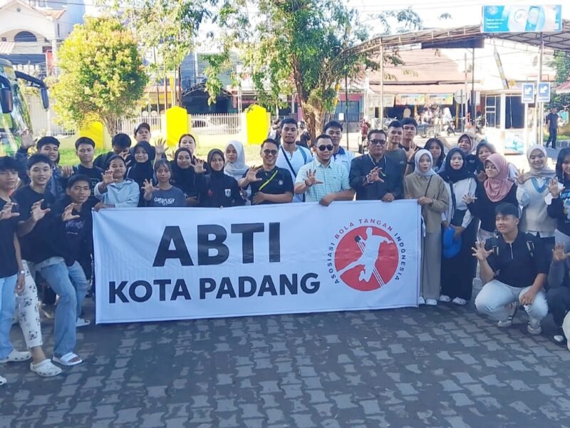 Dilepas Sekum KONI Padang, Atlet Bola Tangan Kota Padang Gelar Try Out ke Pekanbaru 