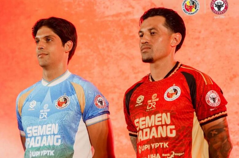 Jersey home (kandang) dan away (tandang) Semen Padang FC.