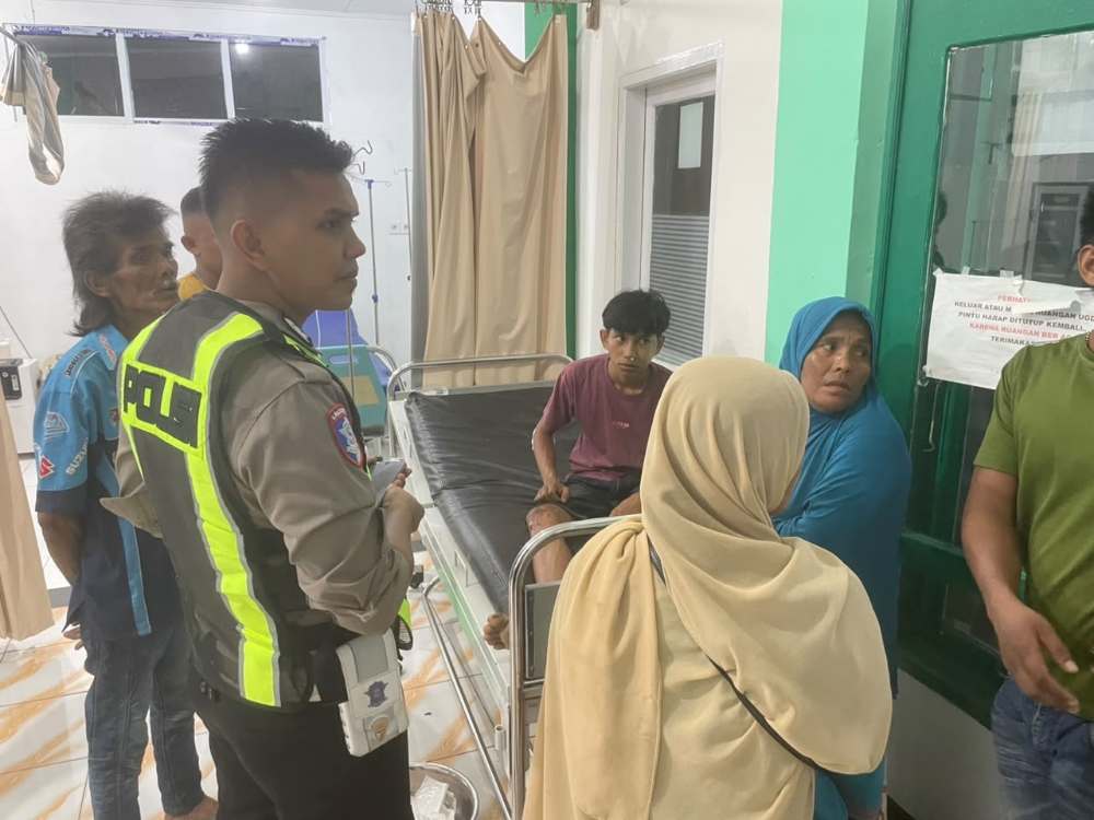 Tabrakan Dua Motor di Bawan Agam, Satu Keluarga Dilarikan ke Rumah Sakit