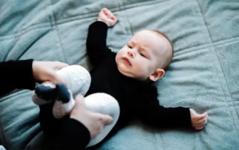 Cara Mengatasi Sakit Perut pada Bayi Tanpa Panik