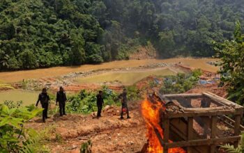 Tim Trisula Polres Solok Selatan Musnahkan Fasilitas Tambang Emas Ilegal di Sangir Batang Hari