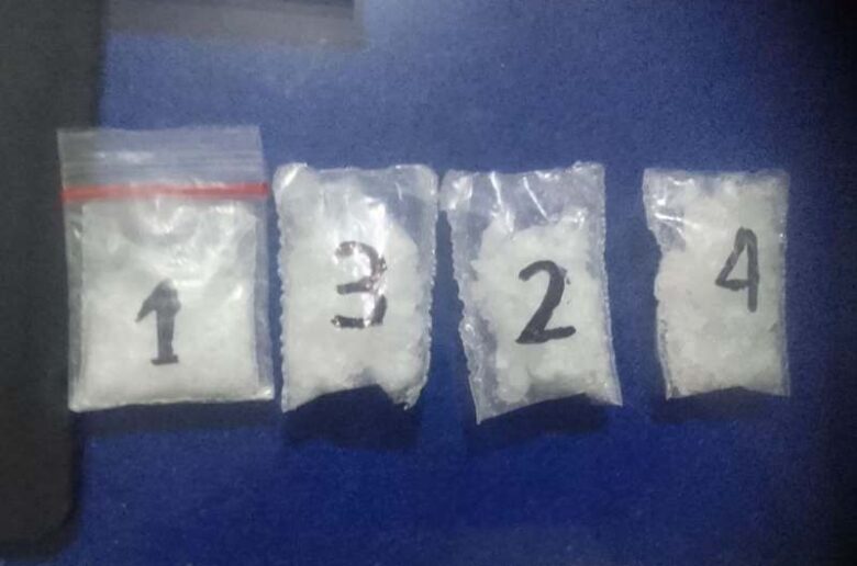 Barang bukti paketan sabu yang disita Tim Elang Timur Satresnarkoba Polres Pasaman dari terduga pengedar sabu asal Bukittinggi di Sungai Manis, Kecamatan Rao.