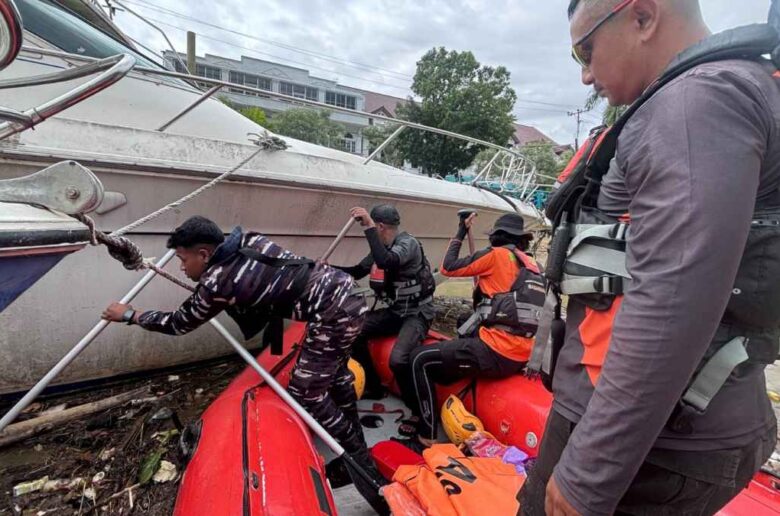 Tim SAR gabungan menemukan Josua Perkasa (15), korban hanyut Sungai Batang Arau, dalam kondisi meninggal di perairan Pulau Sinyaru.