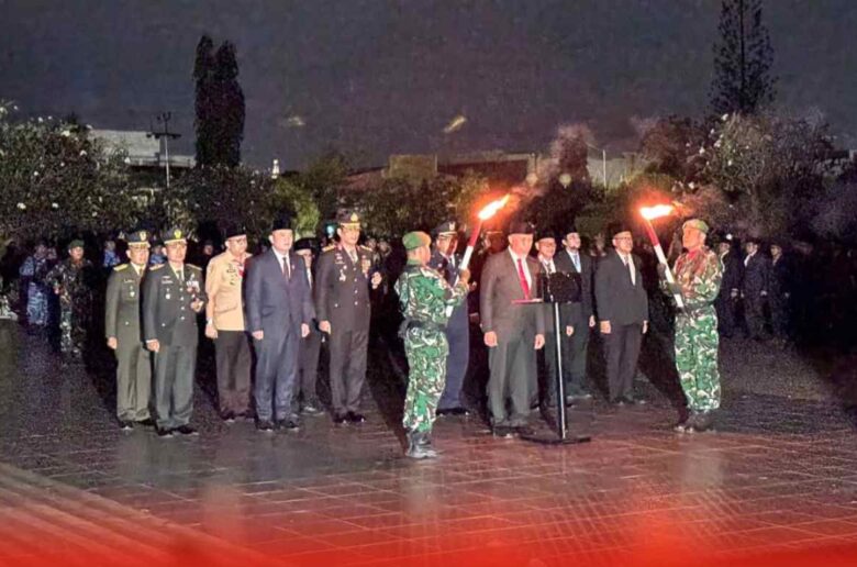 renungan suci hut ri ke-81 tmp Kusuma Bangsa Kapolda Sumbar Irjen Pol Djati Wiyoto Abadi bersama jajaran Forkopimda Sumbar mengikuti Apel Kehormatan dan Renungan Suci di TMP Kusuma Negara, Minggu (16/8/2026) malam.