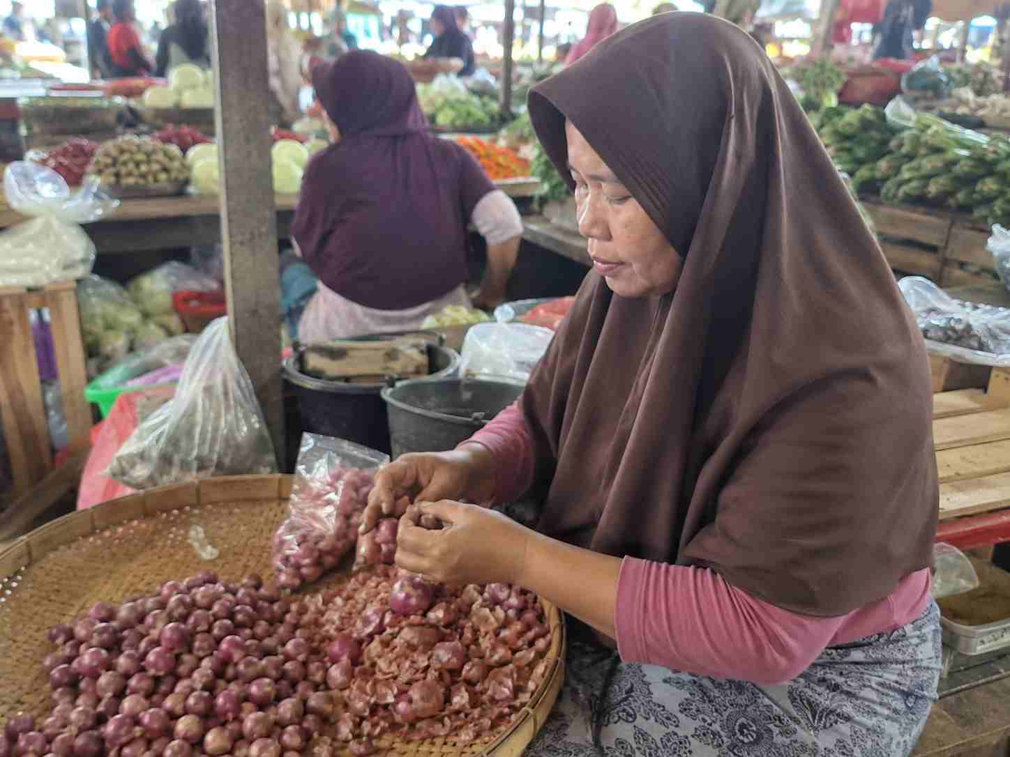 Ini Rincian Upah Pengupas Bawang di Sumatera hingga Bali