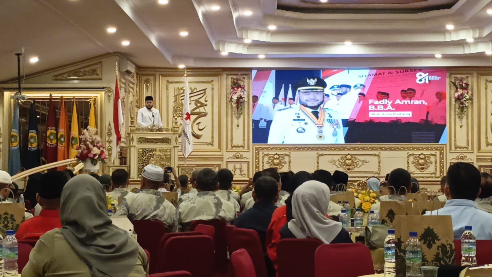 Dihadiri Walikota Padang, HUT PMI ke 81 Bertabur Penghargaan