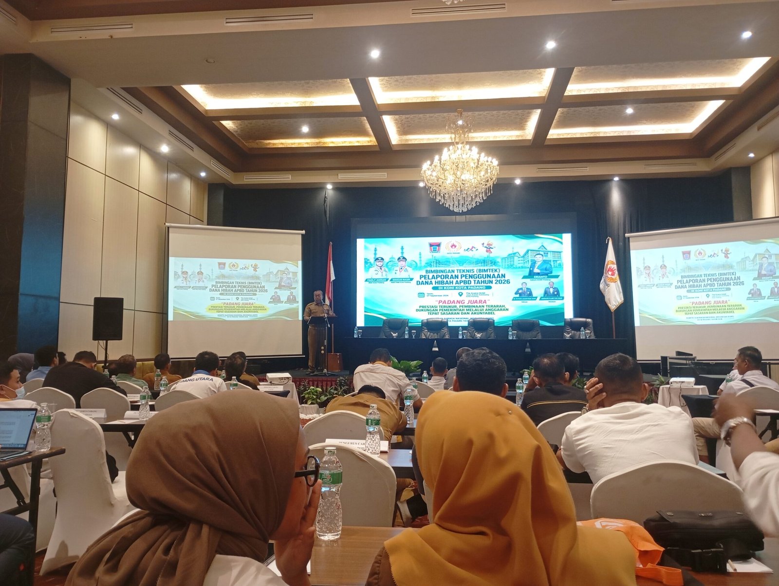 Dibuka Kadispora, KONI Padang Gelar Bimtek Pengelolaan Dana Hibah dengan Cabor 