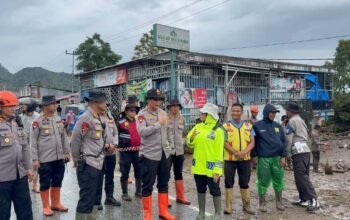 Tanggap Darurat Bencana Galodo Solok: Polda Sumbar Kerahkan Ratusan Brimob, Dirikan Dapur Umum dan Pos DVI