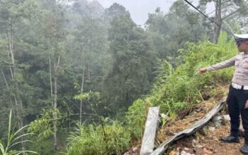 Avanza Masuk Jurang 66 Meter di Kelok Sikumbang