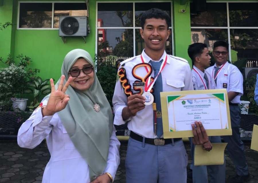 Sabet Medali OMI Kota Padang, Siswa MAN 3 Padang Melaju ke Tingkat Sumbar