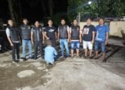 Tim Opsnal Satreskrim Polres Pasaman Barat mengamankan tersangka EW (54), oknum ASN yang diduga mencabuli sejumlah murid mengajinya di Pasaman Barat, Sabtu (19/9/2026).