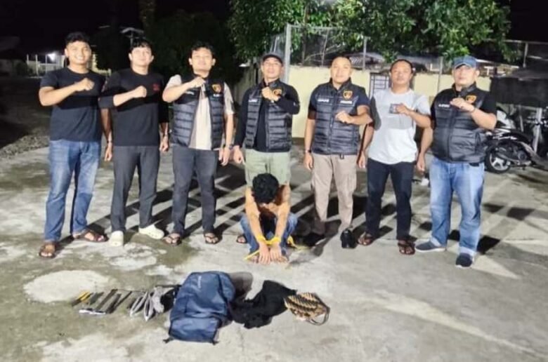 Pencurian Lingkung Aua Pasaman Barat Petugas Sat Reskrim Polres Pasaman Barat mengamankan tersangka pencurian berinisial AM, bersama barang bukti berupa antena parabola TV dan alat pemotong besi.