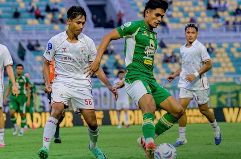 Persebaya Surabaya vs Garudayaksa Hasil Persebaya vs Garudayaksa FC berakhir 1-1 di BRI Super League. Gol Alex Martins dibalas Hamra Hehanussa di menit 89.