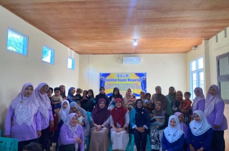 Universitas Mercubaktijaya Casako.id Tim dosen dan mahasiswa Program Studi S1 Keperawatan Fakultas Kesehatan dan Sains Universitas Mercubaktijaya berfoto bersama ibu menyusui, kader, dan warga dalam kegiatan Pengabdian kepada Masyarakat di RW 05, Kelurahan Andalas, Kecamatan Padang Timur, Kota Padang.
