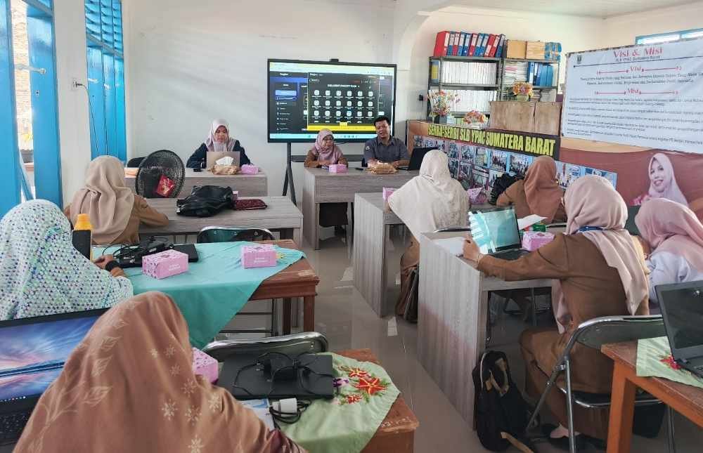 Suasana pelatihan penguatan sustainability literacy bagi guru SLB YPAC Sumatera Barat yang digelar Universitas Mercubaktijaya. Para guru mendapatkan pelatihan pemanfaatan Artificial Intelligence untuk pembelajaran inklusif dan adaptif bagi peserta didik berkebutuhan khusus. Suasana pelatihan penguatan sustainability literacy bagi guru SLB YPAC Sumatera Barat yang digelar Universitas Mercubaktijaya. Para guru mendapatkan pelatihan pemanfaatan Artificial Intelligence untuk pembelajaran inklusif dan adaptif bagi peserta didik berkebutuhan khusus.