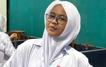 Azka nabilla azzahra, konsisten berprestasi meski jauh dari orang tua