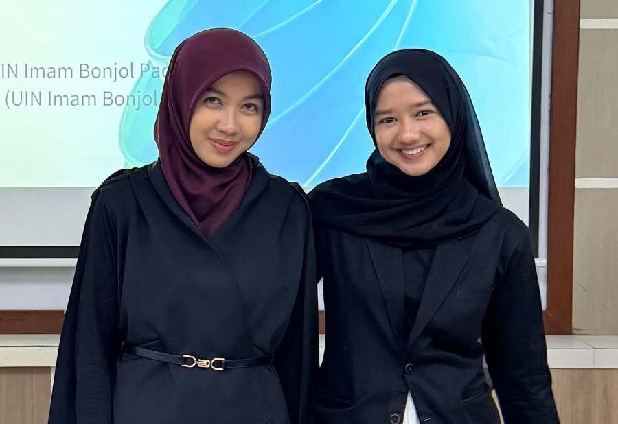 Dua mahasiswi uin imam bonjol presentasi karya ilmiah di konferensi internasional malaysia