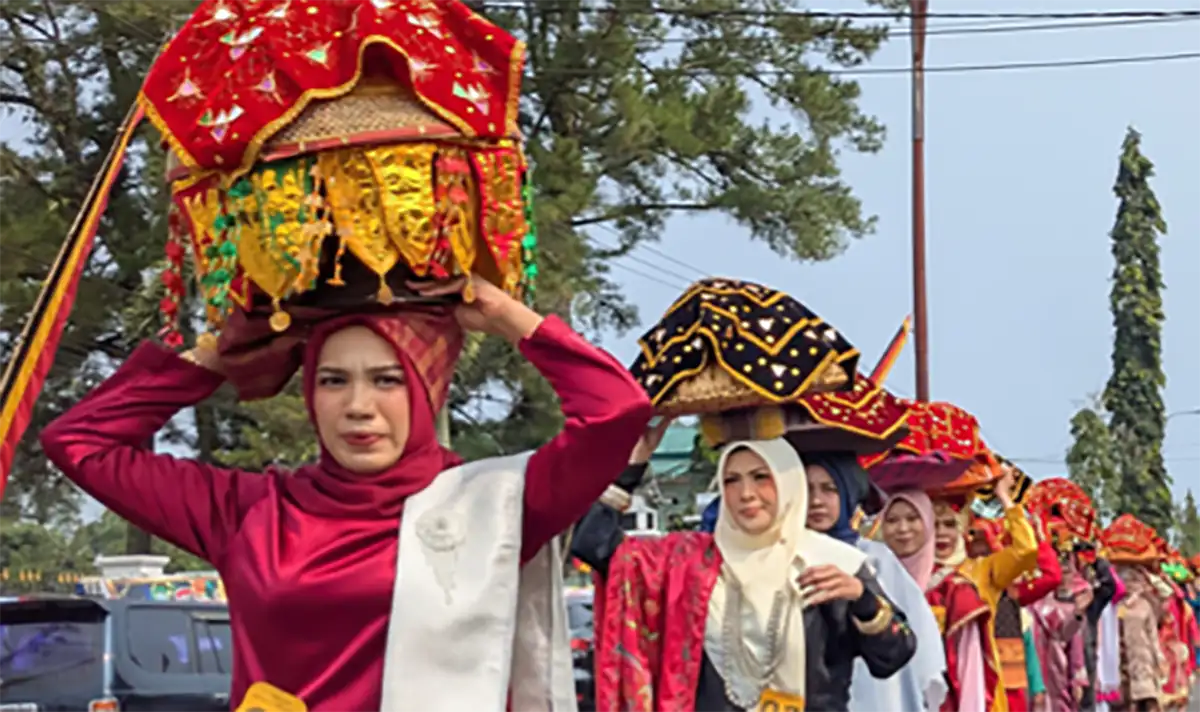 Parade Jamba Semarakkan Hari Jadi ke-81 Pasaman