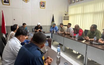 Atlet porprov sumbar tujuan mentawai tertahan di teluk bayur: wagub vasko ruseimy perintahkan berangkat malam ini naik km gambolo dari bungus
