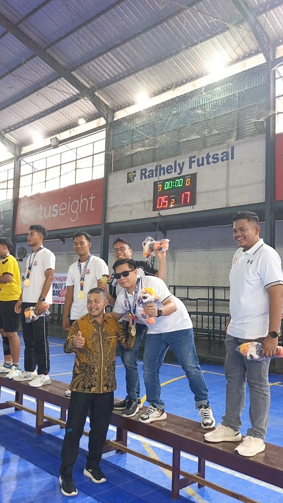 Tim Bola Tangan Kota Padang Sukses Sumbangkan Kawinkan Medali Emas Putra Putri