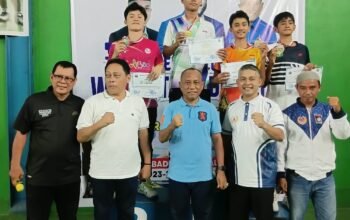 Turnamen bulutangkis wali kota padang cup 2026 berakhir, erianto minta atlet terus berlatih