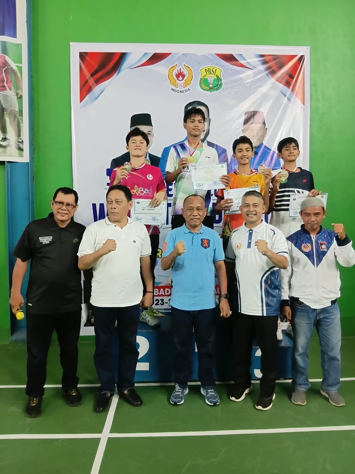 Turnamen bulutangkis wali kota padang cup 2026 berakhir, erianto minta atlet terus berlatih