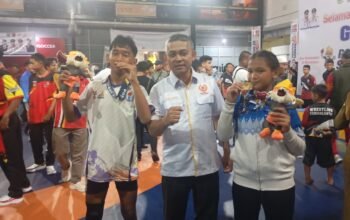 Si kembar kenzi dan naura persembahkan emas bagi kontingen kota padang