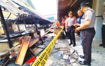 Puluhan kios di pasar payakumbuh ludes terbakar