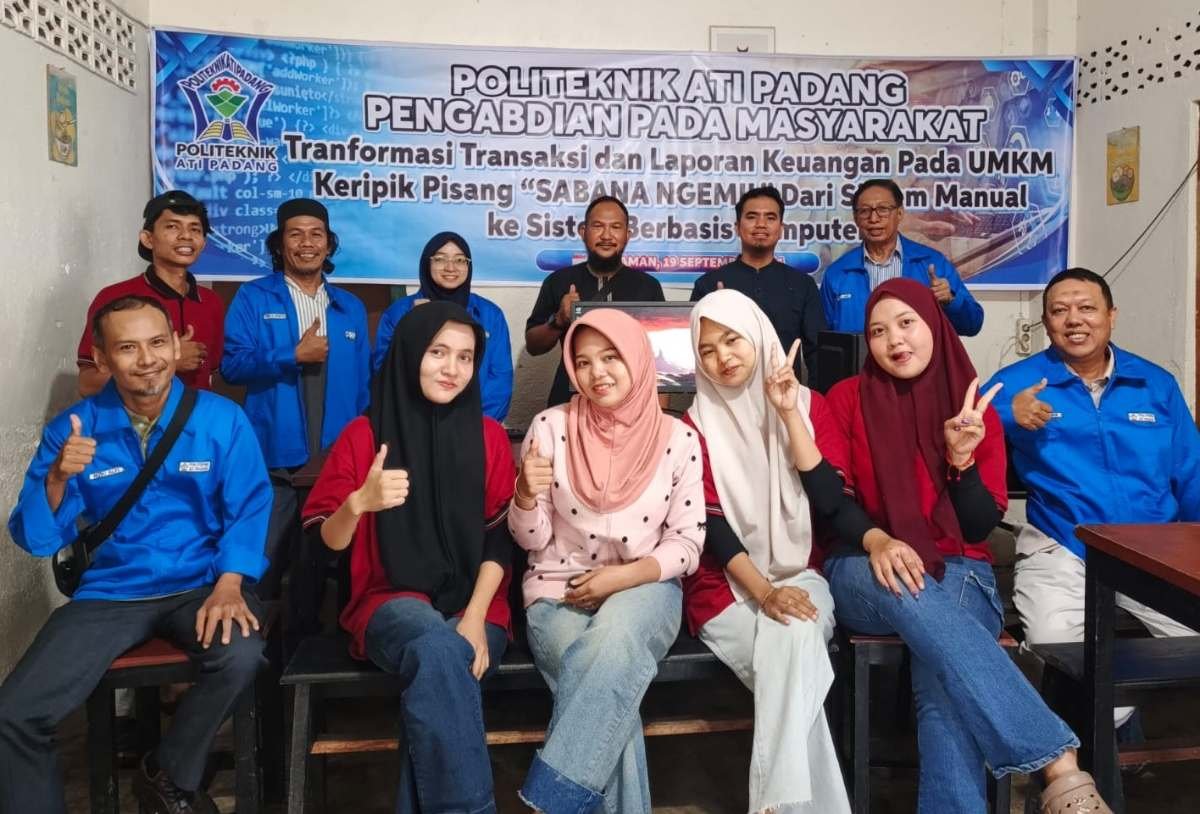 Tingkatkan daya saing, tim pkm politeknik ati padang digitalisasi sistem transaksi umkm ‘sabana ngemil’