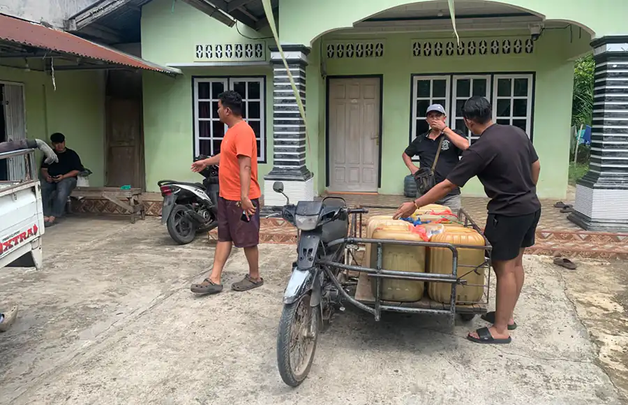Polres Payakumbuh Ringkus Penimbun Ratusan Liter Pertalite di Nagari Andaleh