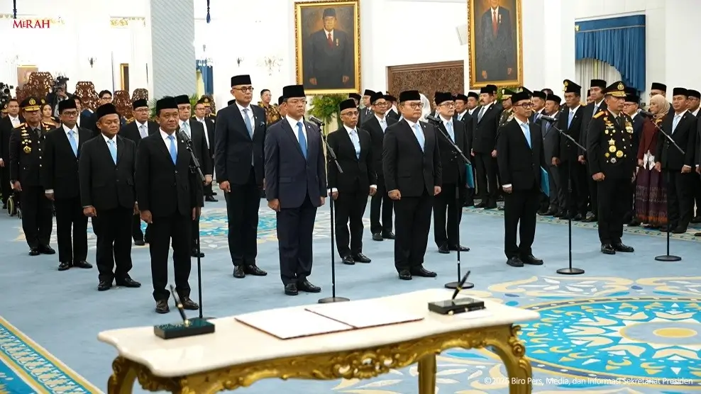 Presiden Prabowo Subianto melantik 18 pejabat menteri, wakil menteri, hingga kepala badan dan lembaga, di Istana Negara, Jakarta, Kamis (1/10/2026).