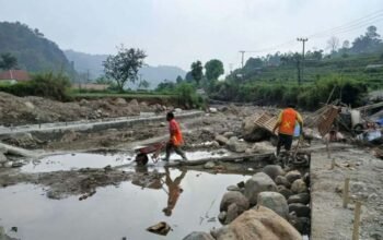 Proyek tanggul batang sianok senilai rp1,9 miliar ditargetkan tuntas desember
