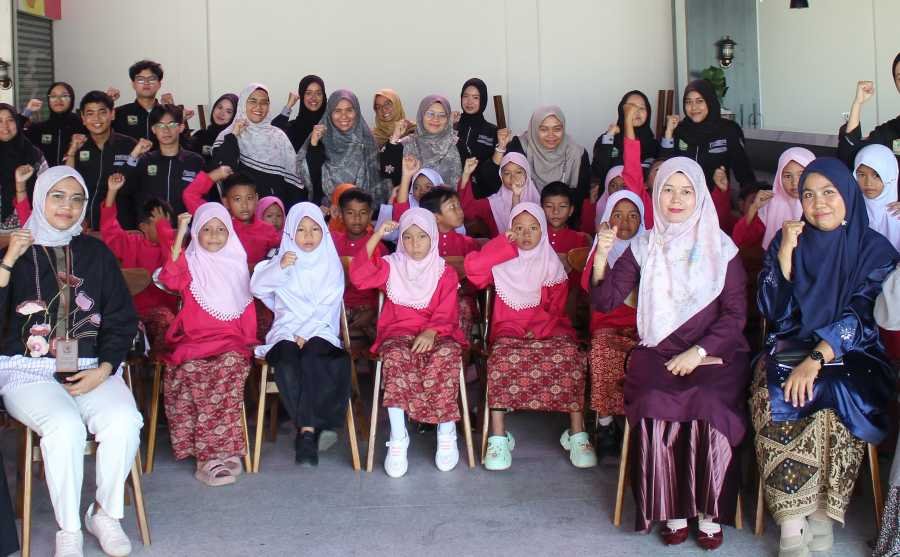 Fk unand beri pendampingan psikososial murid sd terdampak galodo di padang